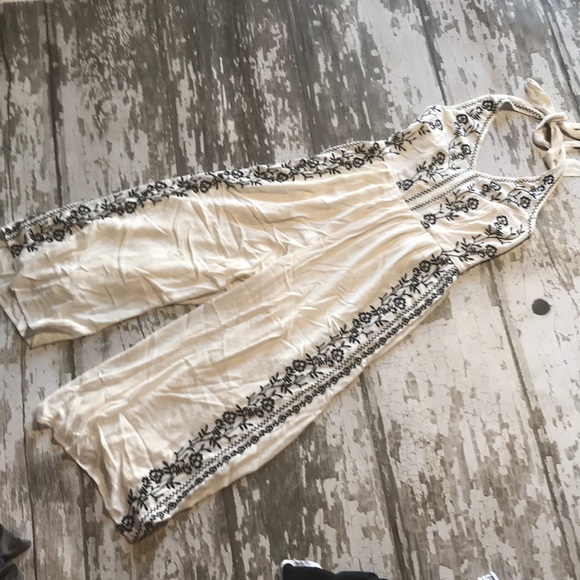 American Eagle Outfitters Pants - American eagle halter play suit romper